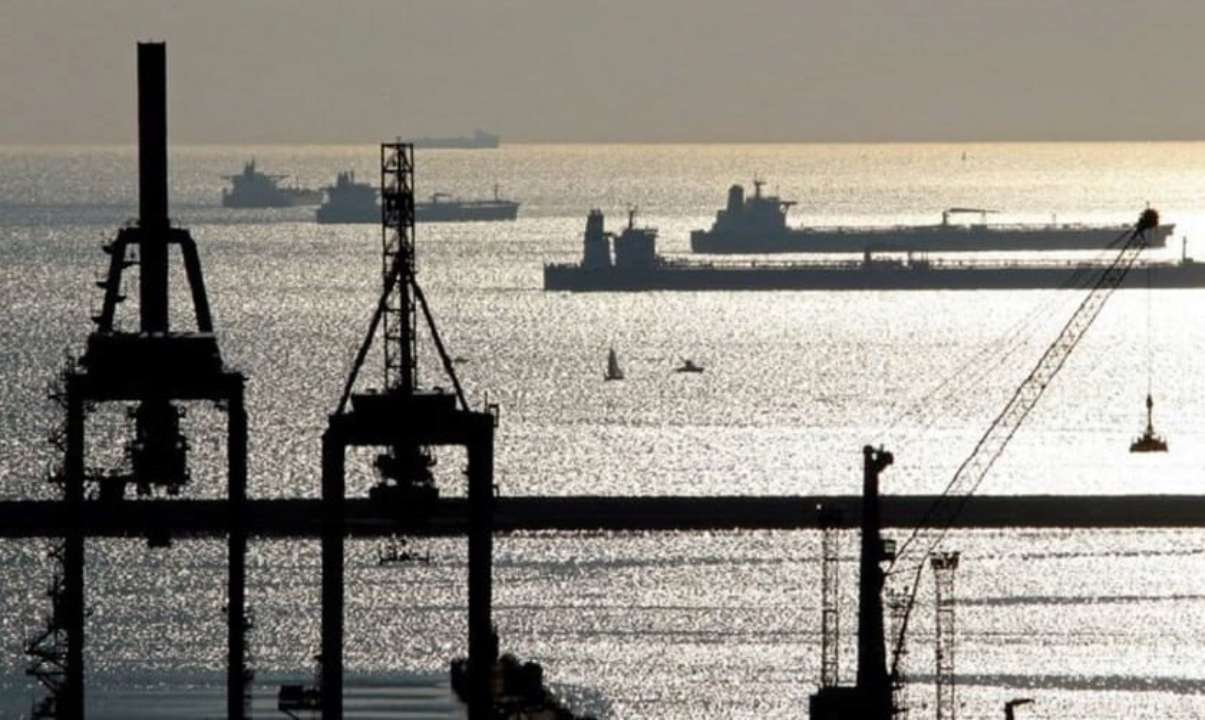 Индия прекратила принимать танкеры с российской нефтью
