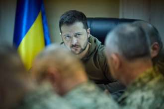 Президент посетил защитников на Запорожском направлении и провел совещание по безопасности в области Президент посетил защитников на Запорожском направлении и провел совещание по безопасности в области