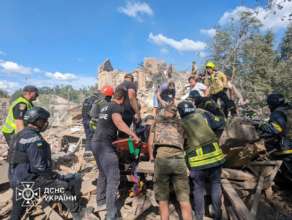 Наслідки атаки Кривого Рогу 12 червня/Фото: ДСНС Наслідки атаки Кривого Рогу 12 червня/Фото: ДСНС