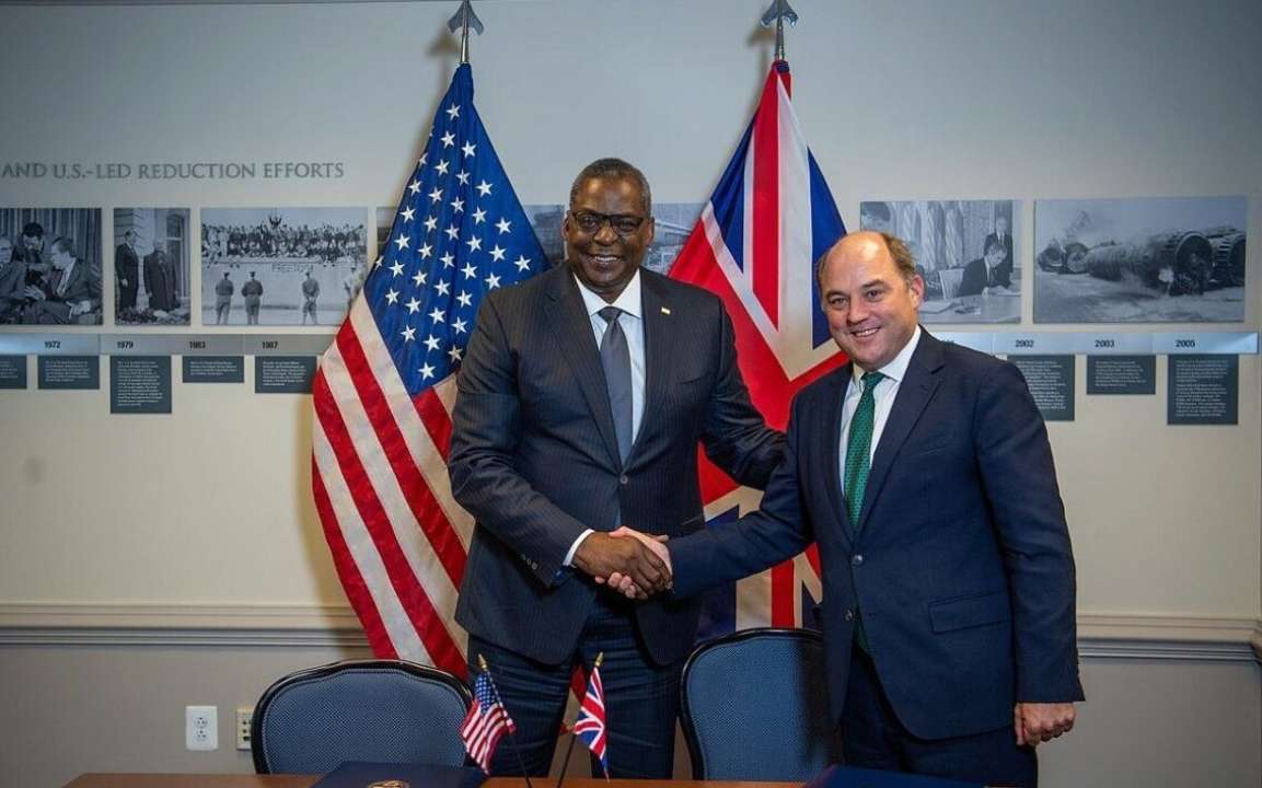 Міністри оборони США та Великої Британії обговорили військову підтримку України Міністри оборони США та Великої Британії обговорили військову підтримку України
