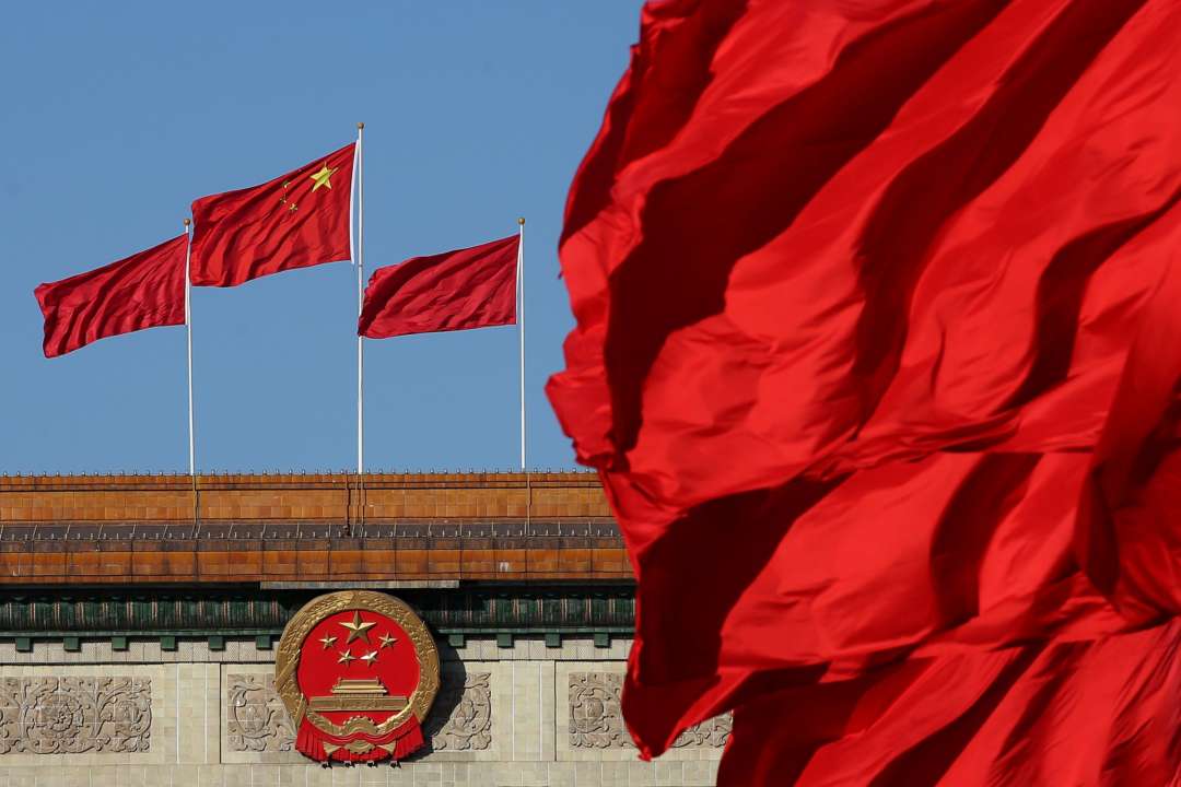 Китай не собирается помогать России в войне/Фото: Feng Li/Getty Images Китайские дипломаты уверяют, что Пекин не собирается "подливать масло в огонь"
