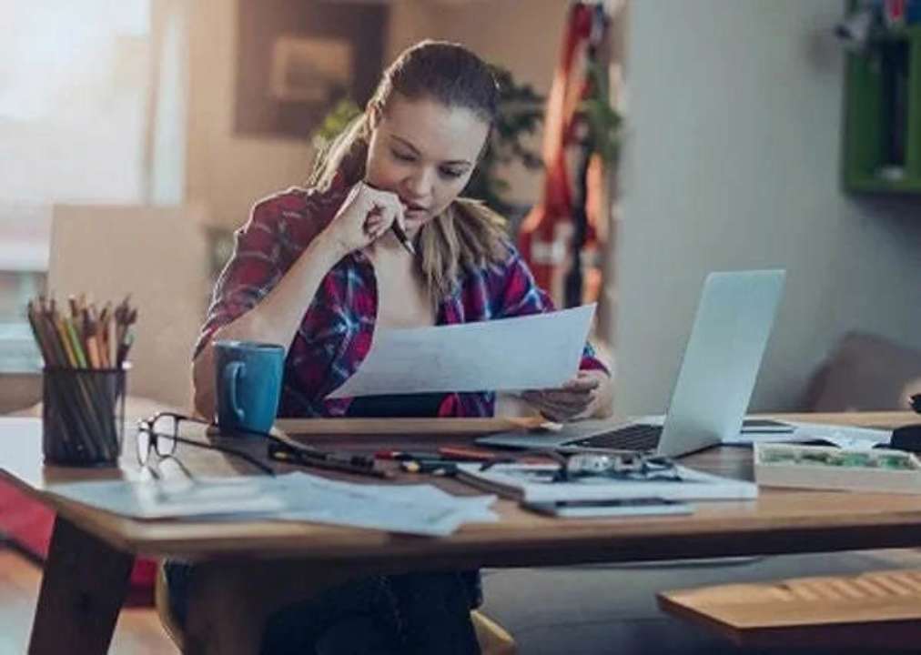 Зеленский подписал закон о легализации домашних работников: что изменится