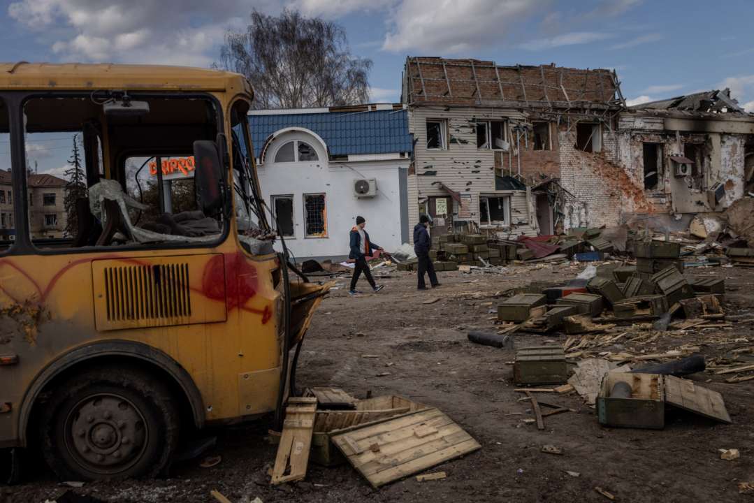 Під Черніговом рашисти розстріляли колону волонтерів/Фото: Getty Images Люди