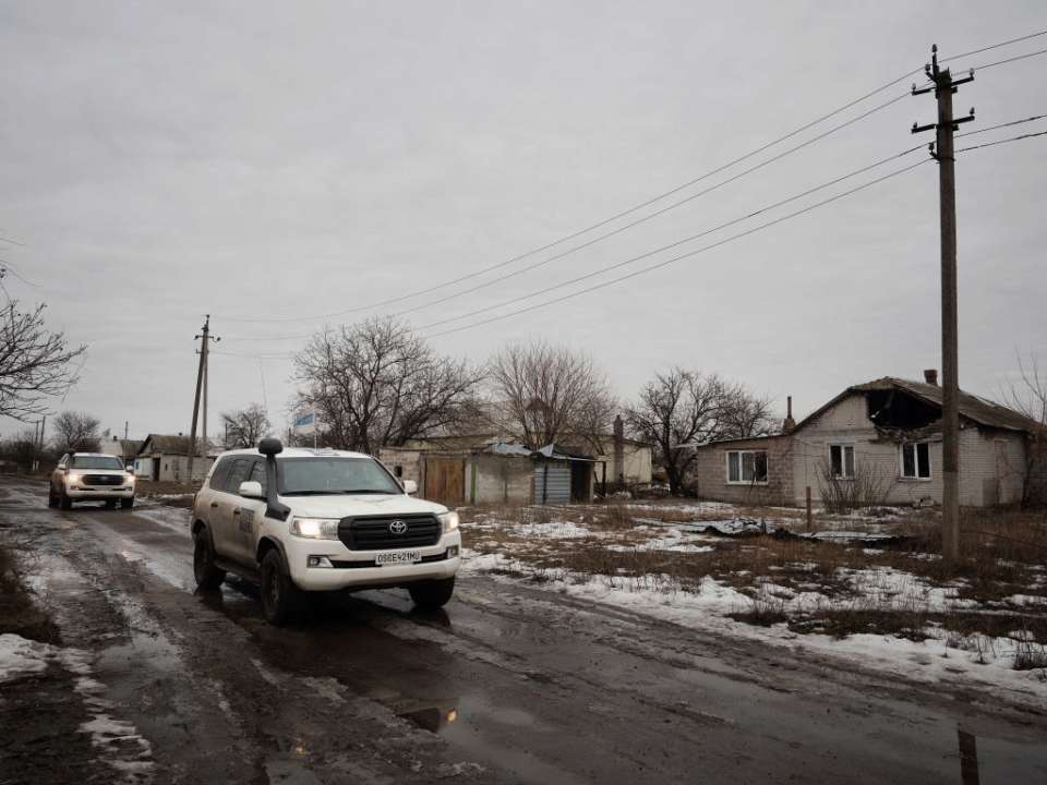 Мужчина пожертвовал свои автомобили для эвакуации из Киева/Фото: Getty Images Мужчина пожертвовал свои автомобили для эвакуации из Киева/Фото: Getty Images
