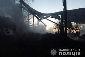 Фото: Національна поліція На Тернопільщині чоловік намагався спалити матір і сестру через старі образи