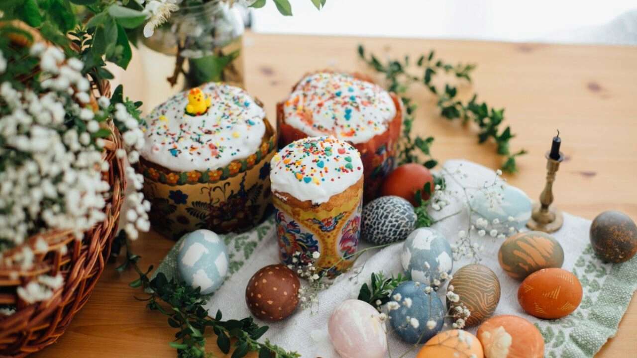 На Харківщині священик провів незвичайне освячення кошиків