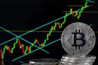 Фото: Getty Images/Chesnot Bitcoin снова обвалился в цене. И снова в этом виноват Илон Маск