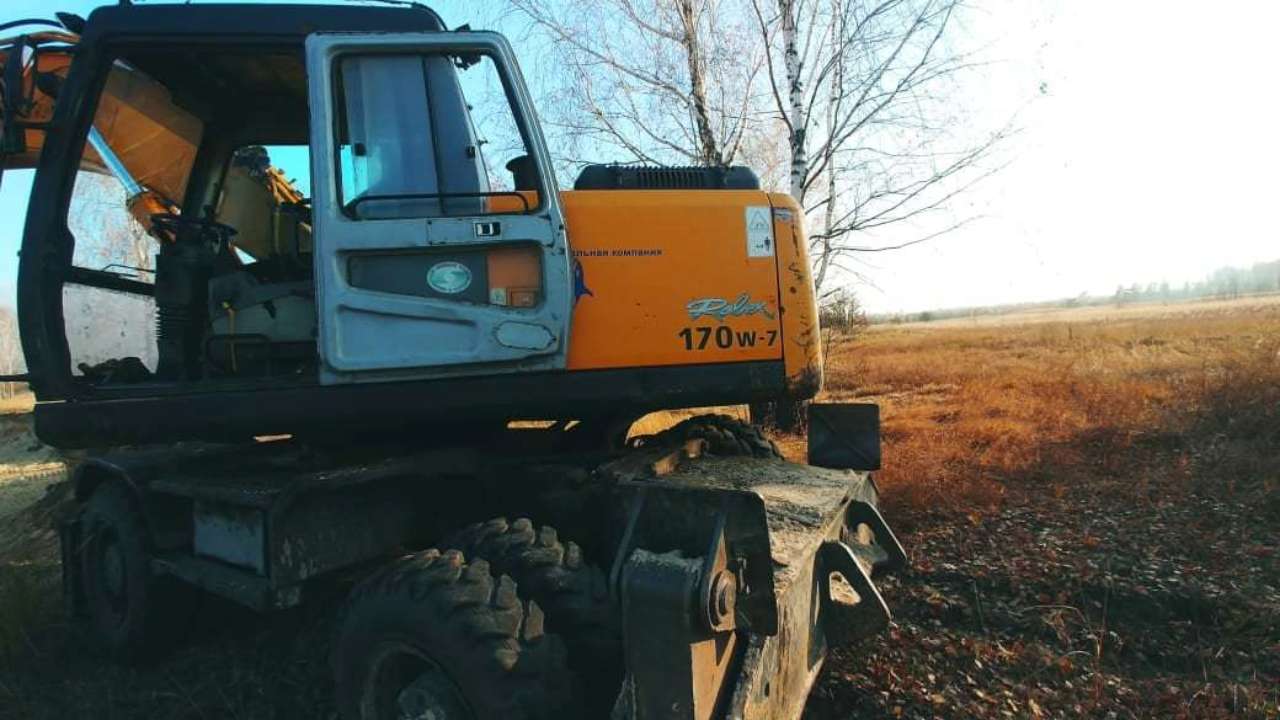 У Чорнобильській зоні невідомі незаконно добували пісок. Фото