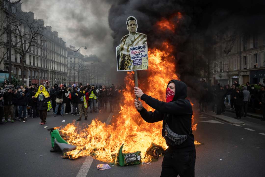 Протесты во Франции собрали несколько сотен тысяч участников / Фото: Carl Court/Getty Images Протесты во Франции собрали несколько сотен тысяч участников / Фото: Carl Court/Getty Images