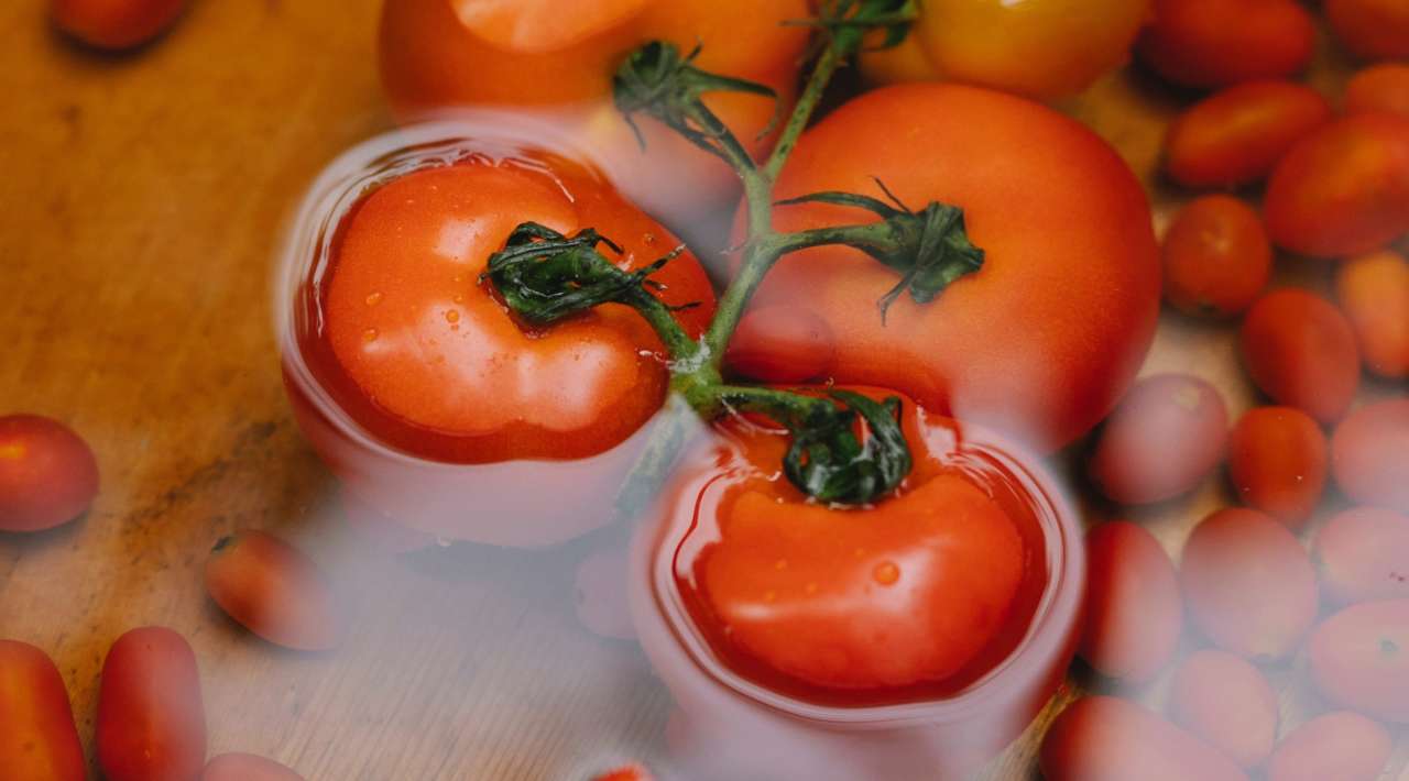 Що робити з підтопленими продуктами та посудом/Фото: pexels Що робити з підтопленими продуктами та посудом: важливі правила від МОЗ