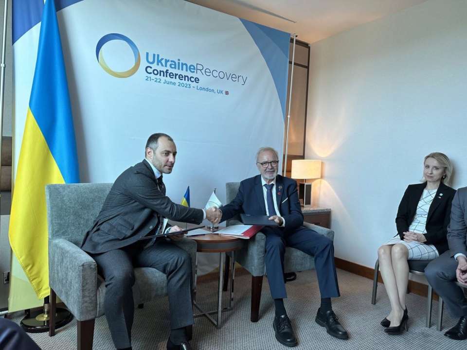 Україна отримає 840 мільйонів євро на відновлення від Європейського інвестиційного банку / фото: facebook Україна отримає 840 мільйонів євро на відновлення від Європейського інвестиційного банку
