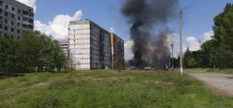 У Первомайському пролунав потужний вибух/Фото: Харківська ОВА Дим від вибуху поруч з житловими будинками