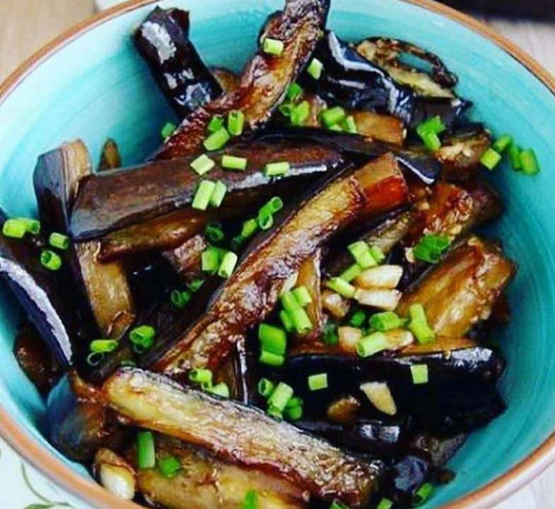 Вкусная закуска из баклажанов, которая готовится всего за 15 минут