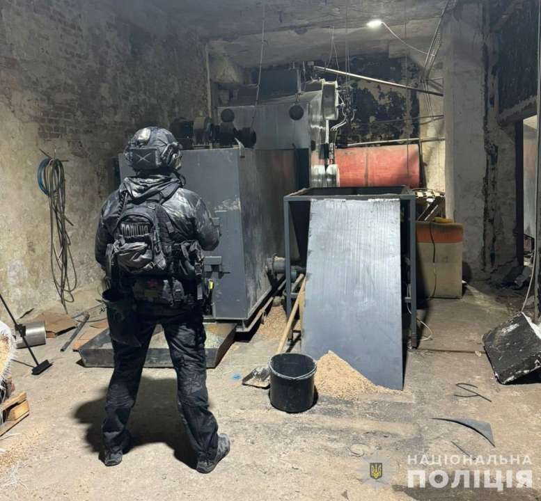 Правоохранители обнаружили подпольный спиртовой завод / Фото: t.me/UA_National_Police