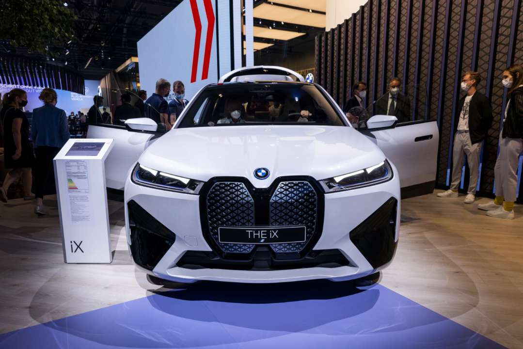 BMW iX