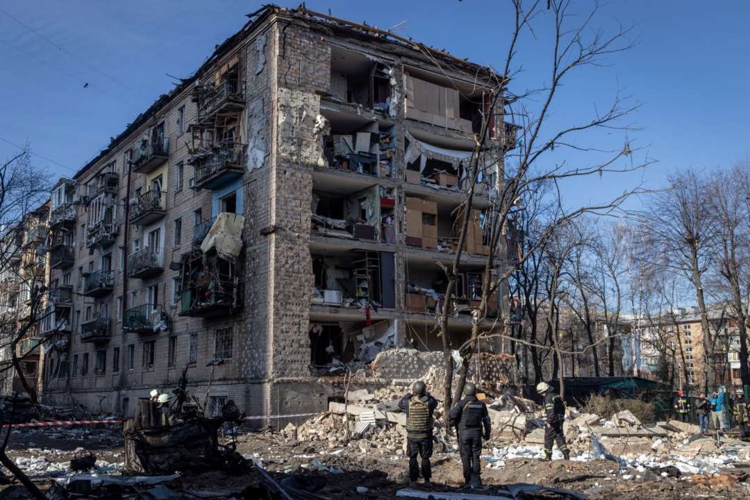 Американские сенаторы в шоке от российских зверств в Киевской области/Фото: Chris McGrath/Getty Images Сенаторы США посетили Бучу и Бородянку