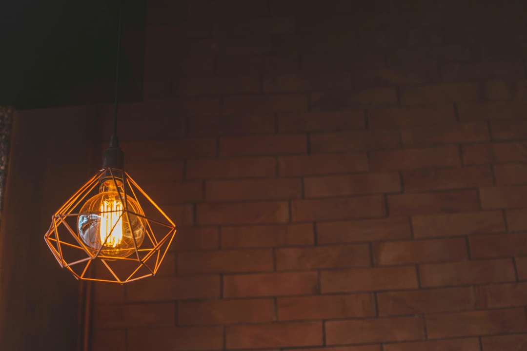 Фото: pexels.com Система освітлення в Києві працює за особливим графіком в режимі посиленої економії