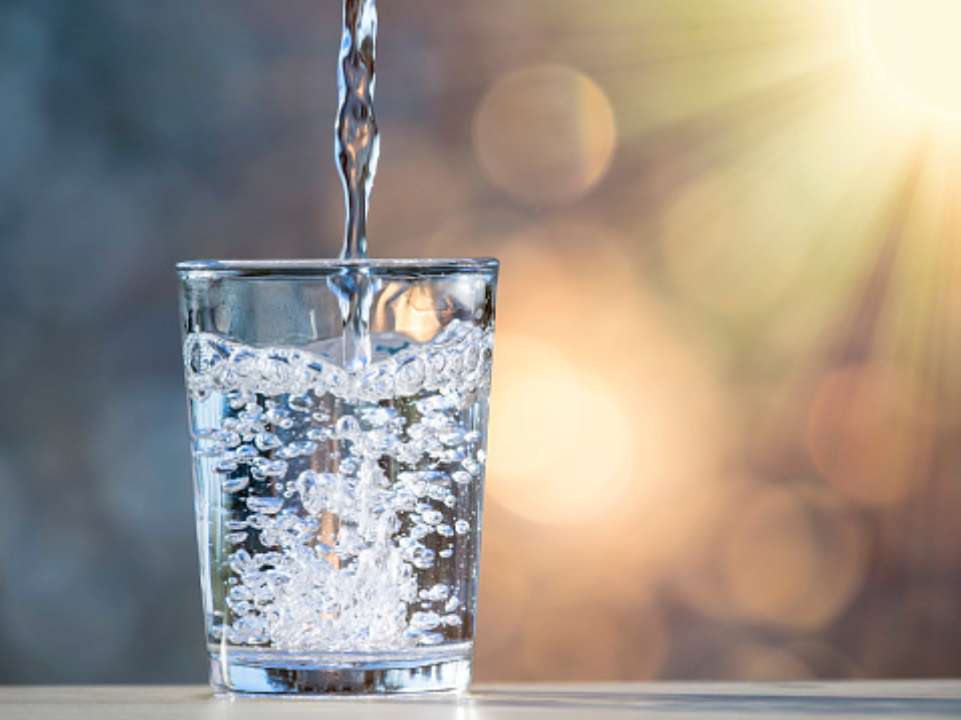 Как использовать минеральную воду/Фото: Getty images