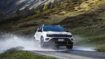 Фото: Jeep Представлено стильний і компактний повнопривідний гібрид Jeep Avenger 4xe. Фото