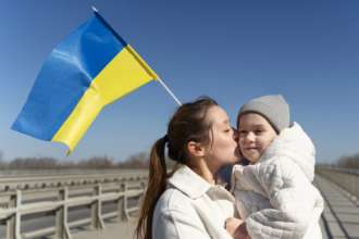 20 червня відзначають День біженців / Фото: freepik 20 червня: у світі відзначають День біженців, в Україні – річницю спецпідрозділу поліції КОРД