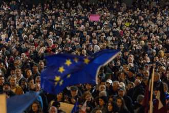 Силовики Грузії почали силою розганяти мітингувальників / Фото: Diego Fedele/Getty Images Силовики Грузії почали силою розганяти мітингувальників / Фото: Diego Fedele/Getty Images