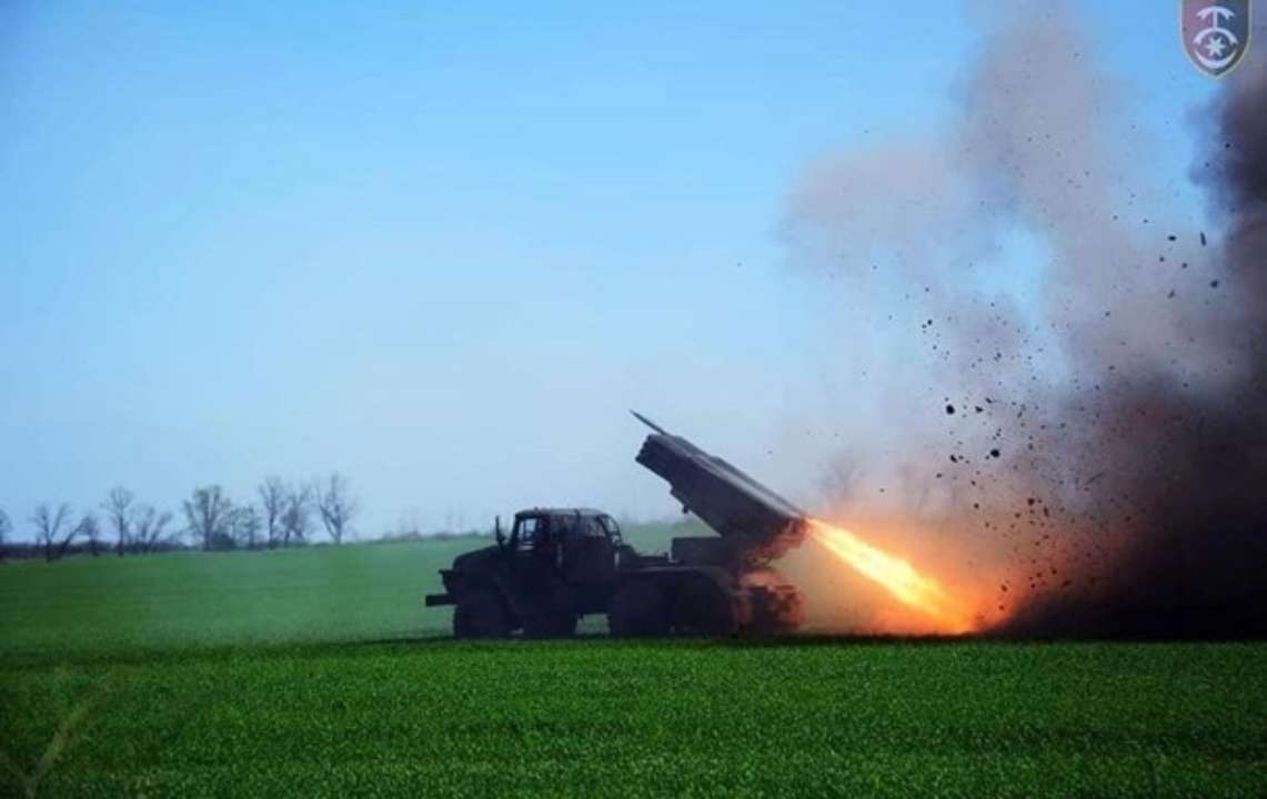 ВСУ активно обстреливают позиции оккупантов на юге Украины: уничтожен командный пункт рашистов