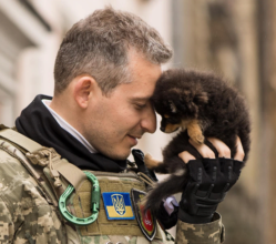 Коля Серга поділився, що робив під час війни у росії. Фото: Instagram співака Коля Серга