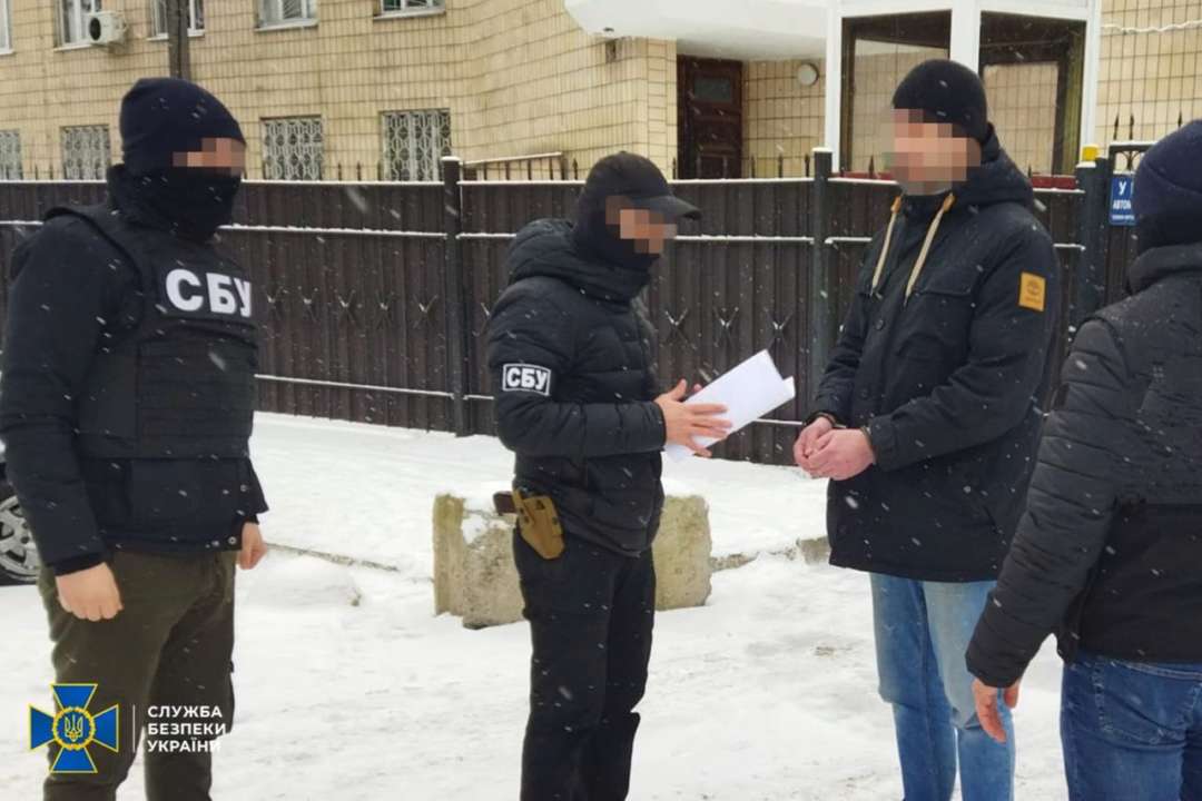 Колаборант намагався сховатися від правосуддя у лавах представництва Червоного Хреста Колаборант намагався сховатися від правосуддя у лавах представництва Червоного Хреста