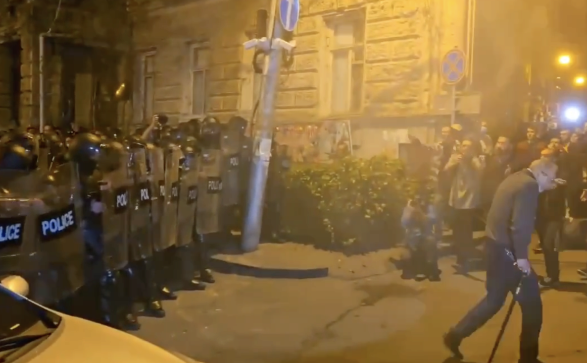 Силовики у Тбілісі почали розганяти багатотисячну акцію протесту під грузинським парламентом Законопроєкт про іноагентів лише віддалить Грузію від ЄС, а не наблизить – Шарль Мішель