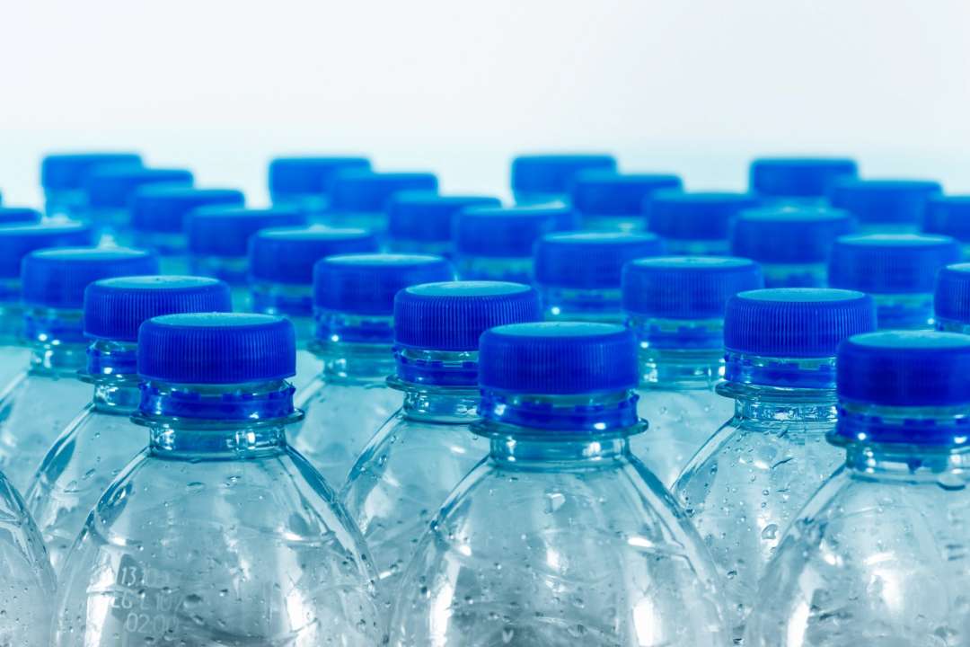 Почему стоит отказаться от бутилированной воды: мнение экспертов