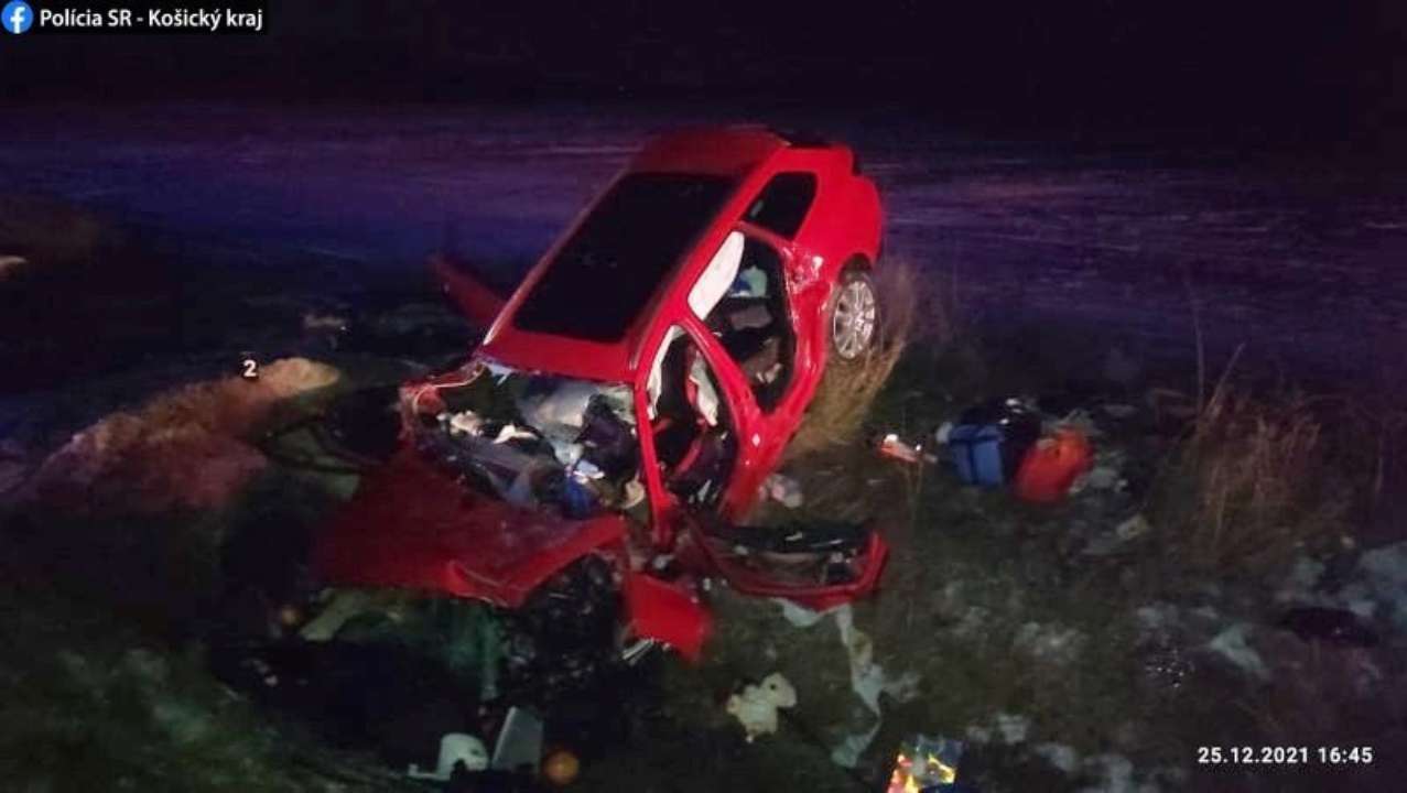 В Словакии произошло ДТП с украинцами/Фото: Facebook/Автор: Polícia Košický kraj ДТП