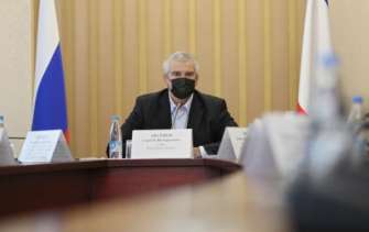 В Крыму лишили почетных званий и наград Усика, Кравчука, Кучмы и Куницына/Фото: Facebook/aksenov.rk Аксенов