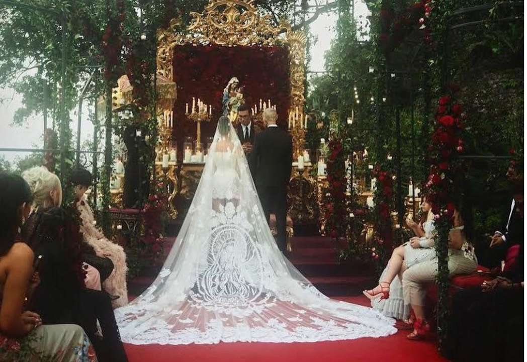 Кортни Кардашьян вышла замуж за Трэвиса Баркера/Фото: Kourtney for Instagram Свадьба