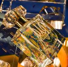 Канада випустила парфуми "Слава Україні"/Фото: melegperfumes.com Канада випустила парфуми "Слава Україні"