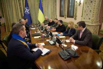 Членство в НАТО - это главная гарантия безопасности Украины и важная цель Членство в НАТО - это главная гарантия безопасности Украины и важная цель