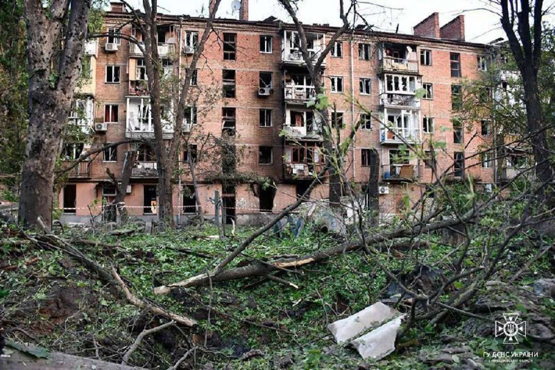 Окупанти завдали масованого удару по Україні вночі 13 травня. Фото: ДСНС України Хмельниччина 13 травня удар