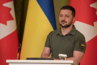 Президент України ввів у дію санкції проти росіян. Фото: GettyImages/Автор- Alexey Furman Зеленський