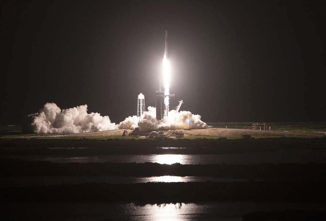 Фото: Getty Images/Автор - Joe Raedle SpaceX успешно вывела на орбиту первый полностью гражданский экипаж