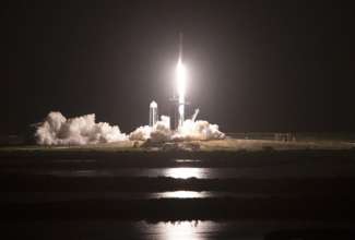 Фото: Getty Images/Автор - Joe Raedle SpaceX успешно вывела на орбиту первый полностью гражданский экипаж