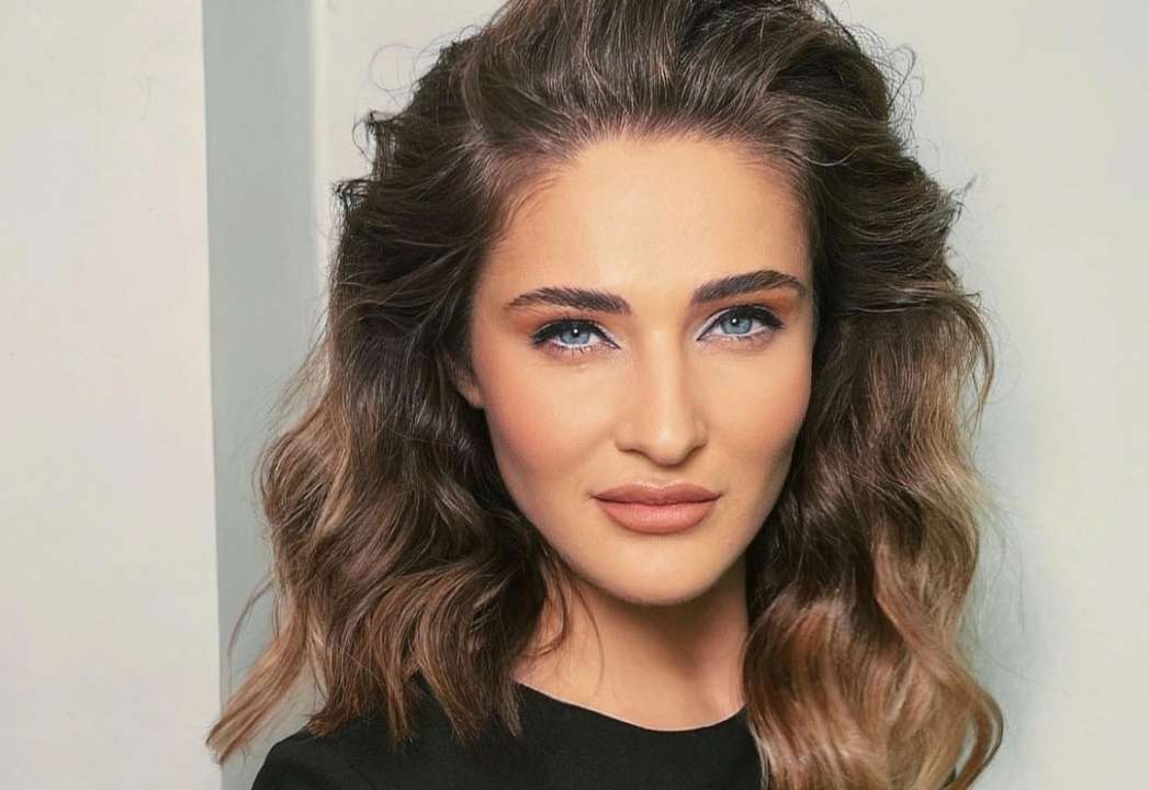 Тетяна Песик потролила дружину Шарія у стилі Марченко/Фото: tanet_vip/instagram Відеоурок для дружини Шарія: зірка "Жіночого кварталу" записала термінове звернення у стилі Марченко