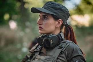 Українська снайперка Емеральд відповіла підписникам на відверте запитання/Фото: emerald.evgeniya/instagram "Діло молоде": українська снайперка Емеральд відповіла на відверте запитання