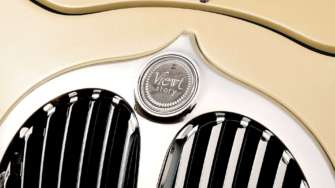 Mitsuoka Viewt на базе Yaris/Фото: Mitsuoka Jaguar mark 2 после бабушкиных пирожков: японский бренд Mitsuoka представил хэтчбек в стиле ретро