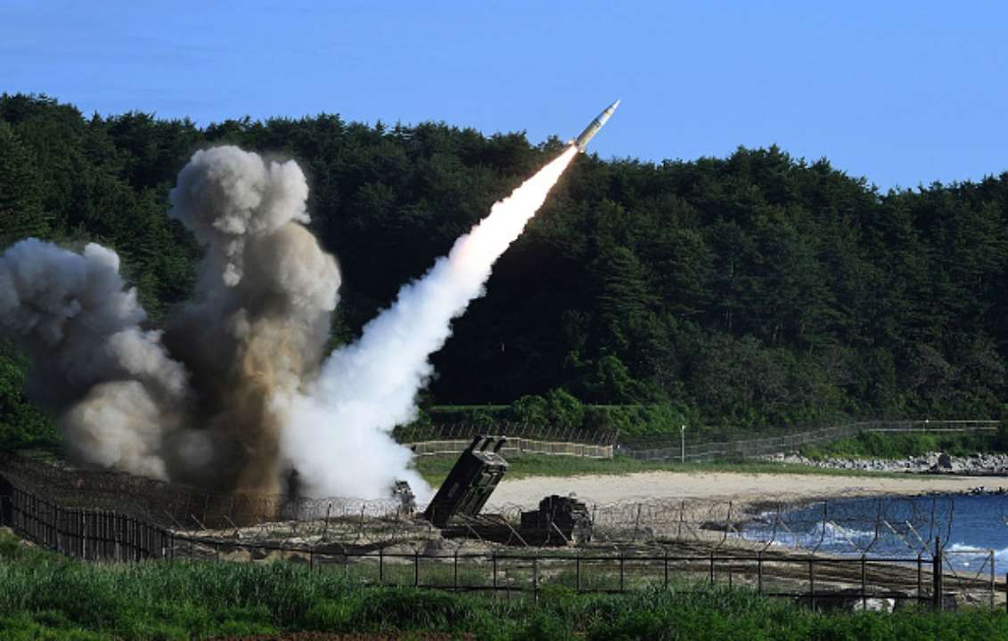 Южная Корея и США подняли в небо свою авиацию/Фото: South Korean Defense Ministry via Getty Images Южная Корея и США запустили ракеты в ответ на провокационные испытания КНДР