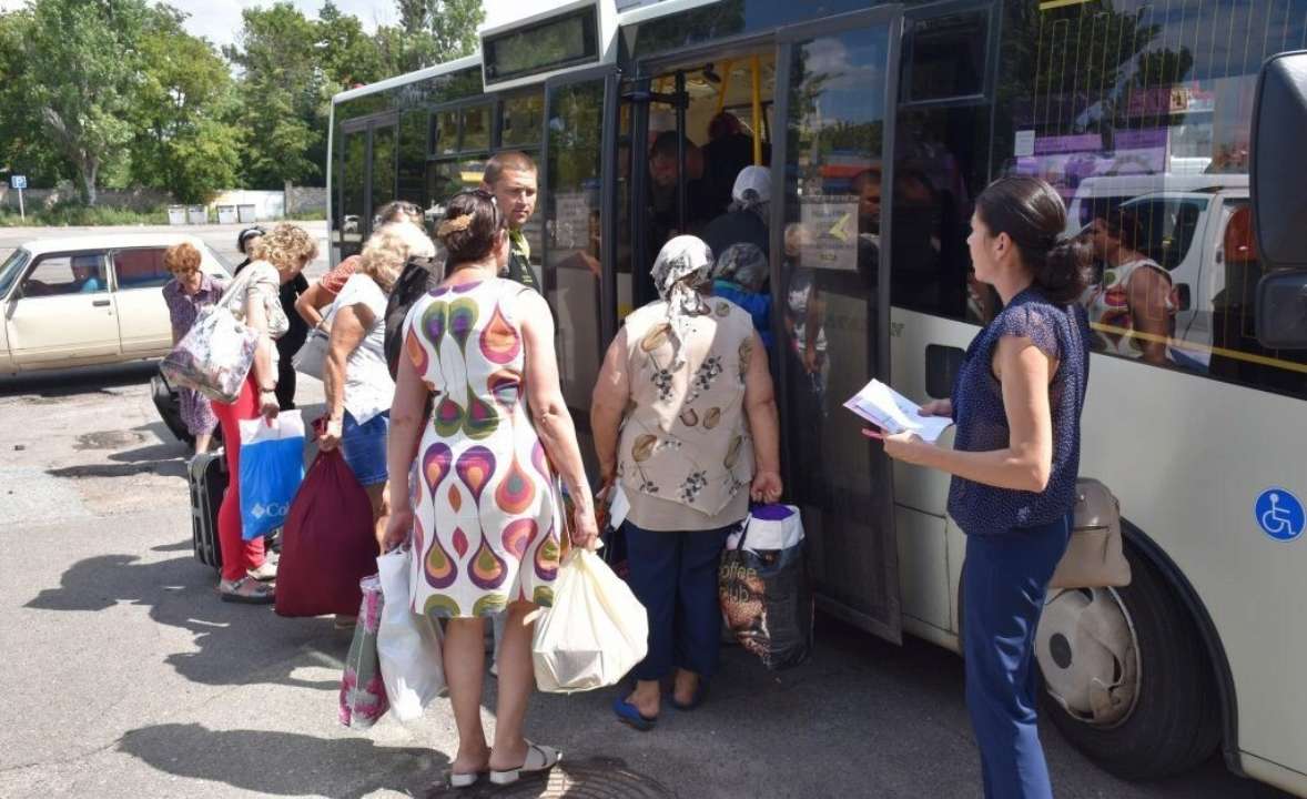 На Харьковщине объявили принудительную эвакуацию семей с детьми — решение Совета обороны