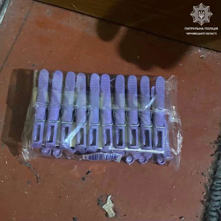 В Черновцах нетрезвый мужчина испугался прищепок для одежды и вызвал полицию