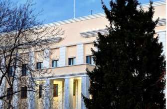 Співробітники посольства рф виїхали з Бухаресту. Фото: Wikipedia посольство рф у румунії
