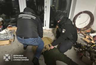 Фото: ТГ-канал ДПСУ | Держприкордонслужба У Житомирі викрито військового, який пообіцяв за хабар влаштувати чоловіка у ВСУ далеко від фронту