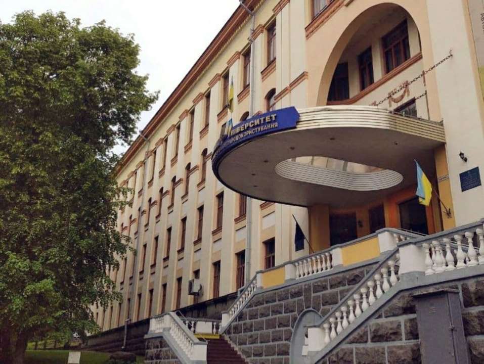 "Химия — это никогда не скучно": украинский ВУЗ прорекламировал себя формулой спирта