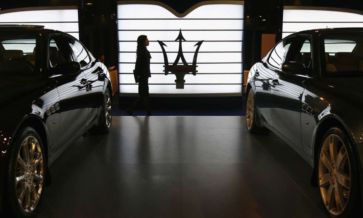 Фото: Getty Images/China Photos Уряд Папуа – Нової Гвінеї продає десятки Maserati зі знижкою. В країні немає доріг для цих авто