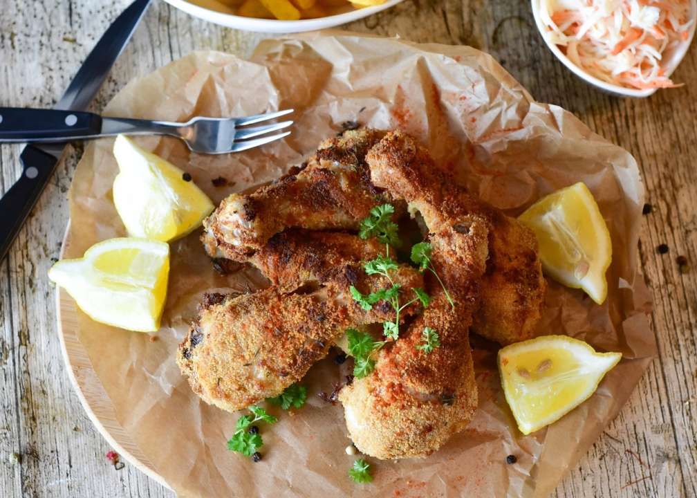 Рецепт запеченої курки з яблуками та перцем / Фото: Pixabay Ніжно та соковито: рецепт запеченої курки з яблуками та перцем